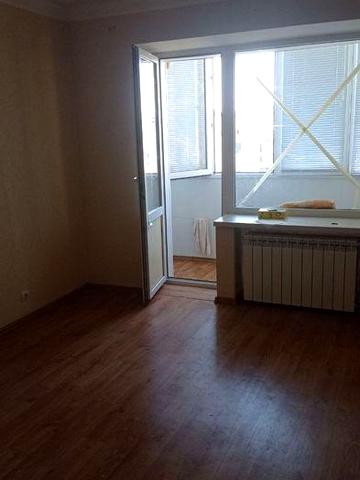 Жилпоселок  3 кімнатну квартиру з автономним опаленням. З гаражом