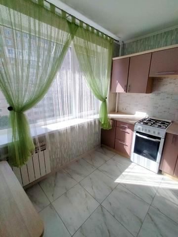 Академіка Сахарова вул., 40