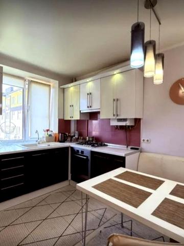 Південна вул., 7