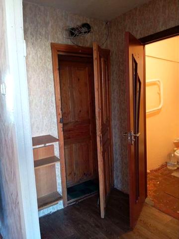 Продам  квартиру з косметичним ремонтом.