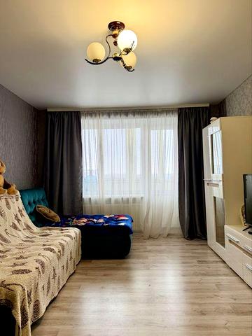 Здається в оренду три кімнатна квартира