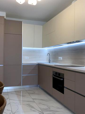 Євгена Сверстюка вул. (Марини Раскової), 6