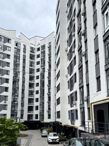 Мисливська вул., 24