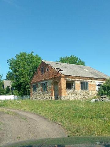 Продам будинок з земельною ділянкою під дачу або відновлення