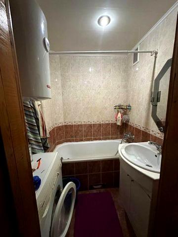 Оренда квартири / 3 кімнатна