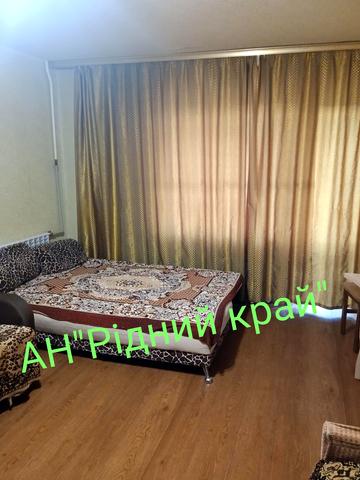 Михайла Грушевського вул., 6