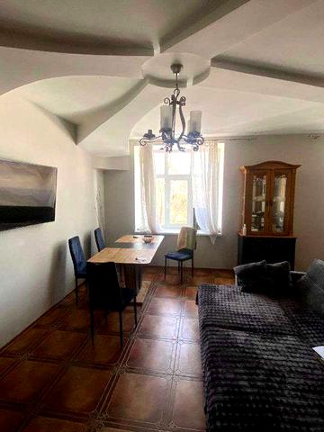 В оренду простора квартира В ЦЕНТРІ МІСТА!  вул. Д. Бортнянського