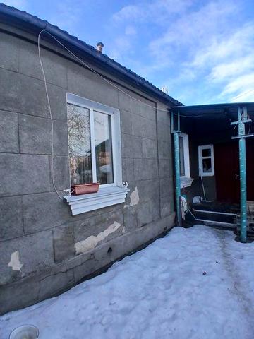 Здам половину будинку пенсіонеру- чоловіку