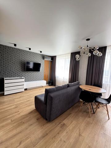 Льва Ландау просп. (50-річчя СРСР), 52-Л