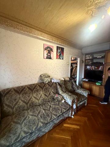 Продаж 2 к квартири Кирилівська 117 Поділ