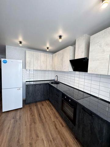 Простора однокімнатна,ЖК Олімпійський,є генератор