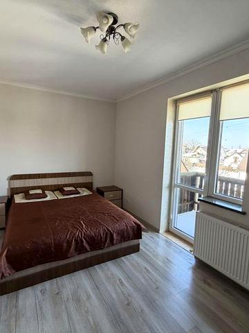 Здам в оренду двох рівневу квартиру з гаражем