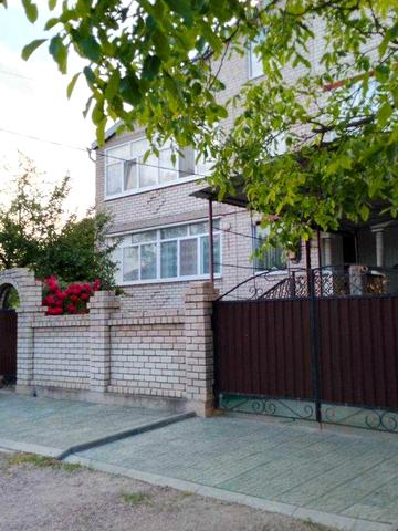 Продам 2-х поверховий будинок