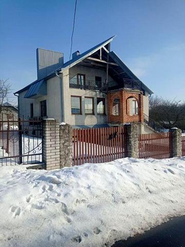 Будинок с. в. Великі Гаї. дуже гарне планування