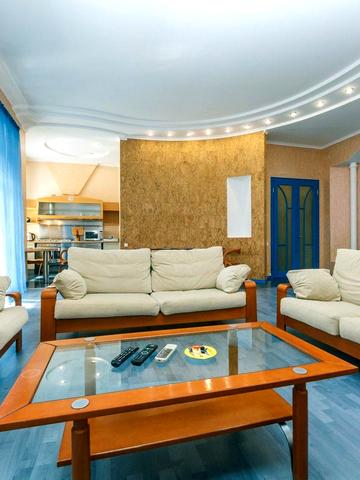 Лютеранська вул., 8