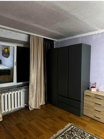 Здається кімната у гуртожитку зі своїм сан.вузлом