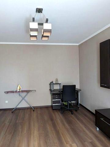 Ревуцького вул. 5 оренда 2к квартири 75кв.м. метро Харківська,Позняки