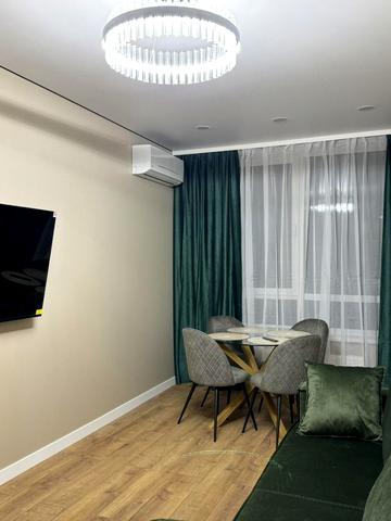 Причальна вул., 14