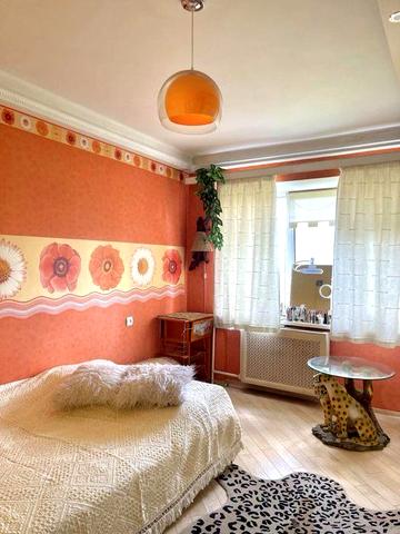 Продаж 3 кімнатноі  .Центр . Лесі Українки 5.