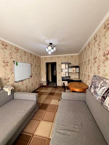 Здається 1-кімнатна, 5 кутів (педуніверситет)