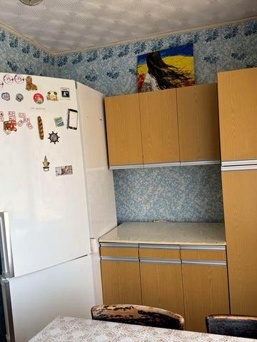 Здається трикімнатна квартира