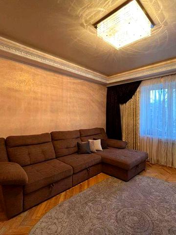 Здається в довгострокову оренду 3-кімн.квартира на вул. Інститутська