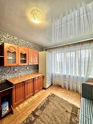 Нижньосироватська вул., 63