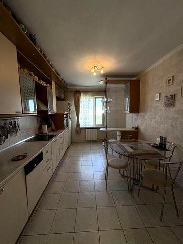 Продаж 3к квартири, Бажана 36, біля метро