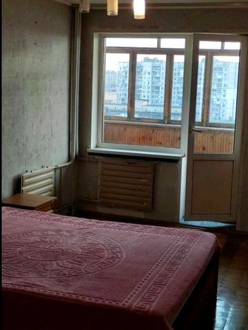 Здам три кімнатну квартиру біля метро Мінська