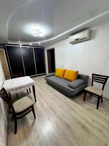 Оренда 2-к квартири на вул. Оріхуватська