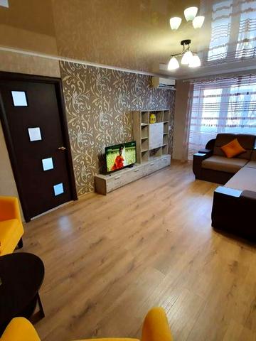 Затишна 2-х кімн.квартира на 173 кв.(Е.Фукса) від власника