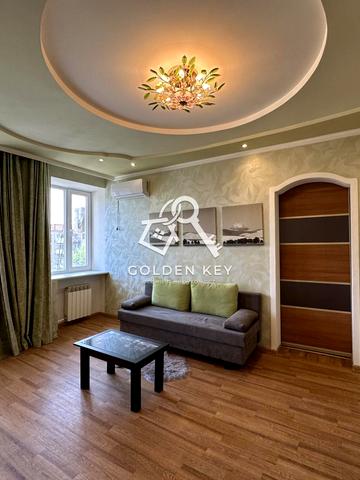 Поштовий просп. (Карла Маркса), 18