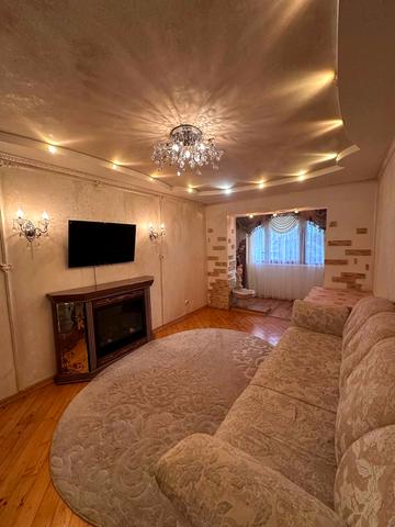 24 Серпня вул., 11