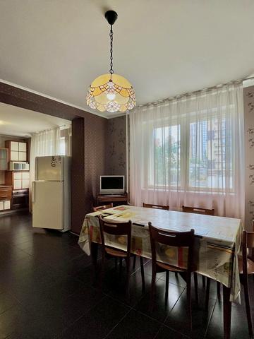 Василя Тютюнника вул. (Анрі Барбюса), 40