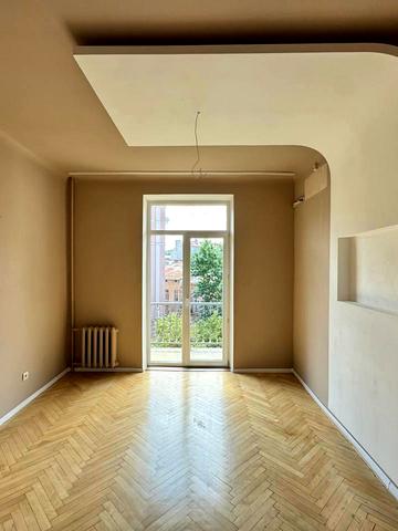 Академіка Володимира Гнатюка вул. (), 3