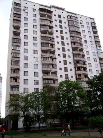 Продаж 2кв. 46 м Вул. Заболотного 128 Під ремонт. До метро 20 хв пішки