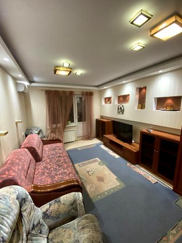 Тростянецька вул., 8