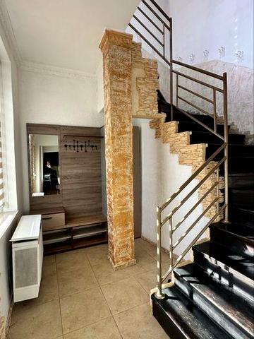 Оренда будинку неподалік центру