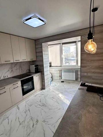 Продам 3к квартиру, бульвар Славы. Новый ремонт