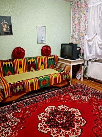 Продається 3х кімнат якна квартира у селі Вільне (10 км до міста).