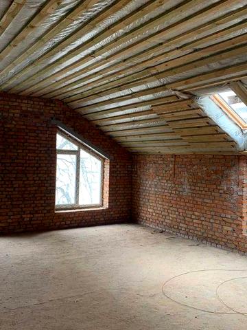 55 м² без ремонту, Оболонь, Макіївська, мансардний поверх ЖК Макіївська 17