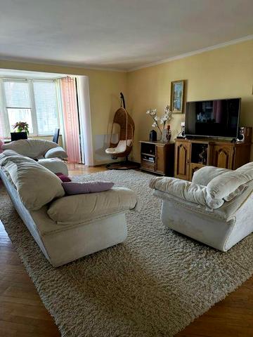 Здається квартира 3 кімнати