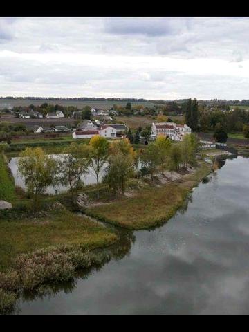 Продаж заміського комплексу з озером