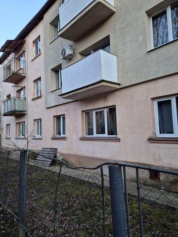 Здається в оренду кв-ра  поблизу АТБ та  Районної Ради