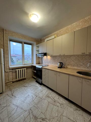 Почайнинська вул., 35