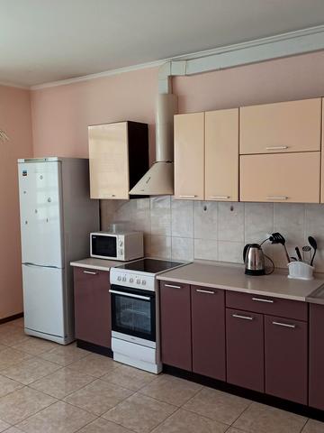 Саперно-Слобідська вул., 24