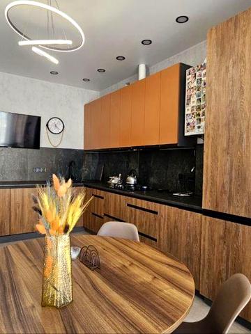 Гарна укомплектована трикімнатна квартира в ЖК Нові метри парк. ЖК Нові метри парк