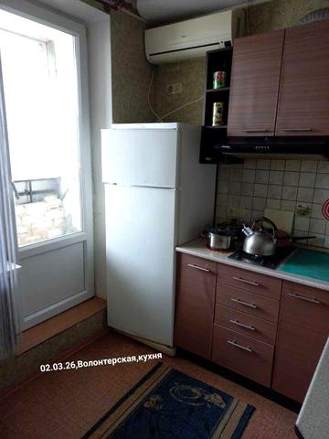 Сдам большую 1 ком кв у м. Холод Гора. В кв ГАЗ.