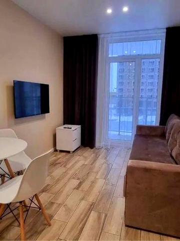 Перша здача 2-к квартири 5th avenue, світло не вимикають