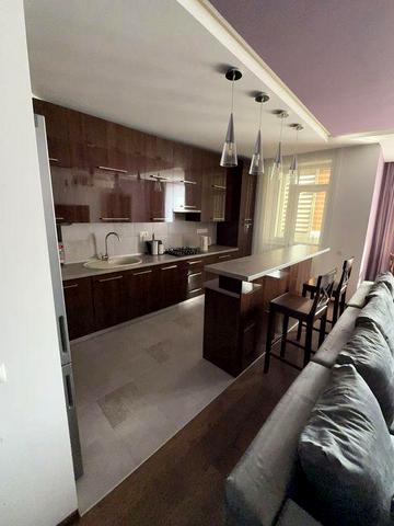 Оренда 2 кімнатної квартири на вул. Під Голоском 8